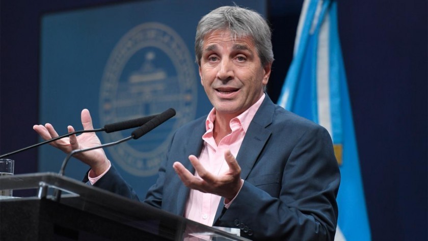 Caputo dijo que la deuda es producto de las