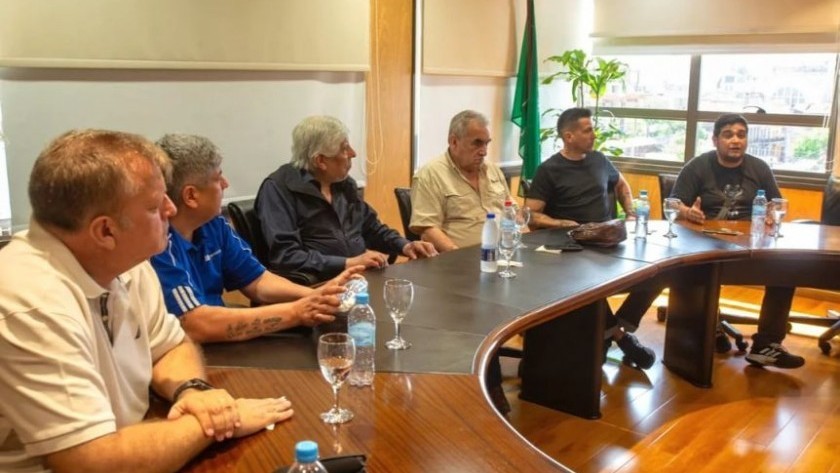 Sin la UTA, gremios del transporte ratificaron el paro del 30 de octubre