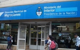 País