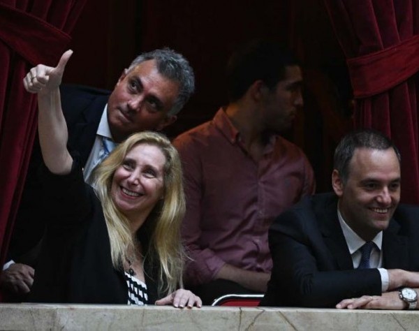 El Gobierno denunció “espionaje ilegal” y consiguió frenar los audios de Karina Milei