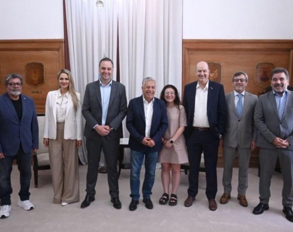 Adorni anunció que los proyectos del Consejo de Mayo serán enviados al Congreso