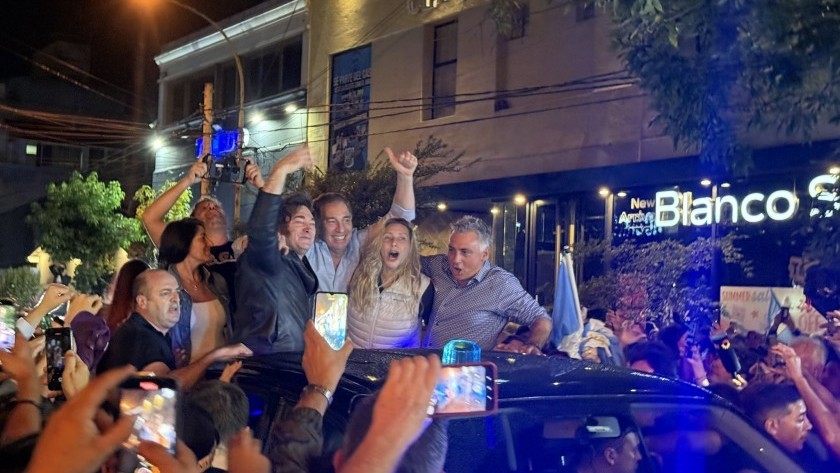 En Mar del Plata, Milei prometió bajar imputabilidad y la reforma tributaria