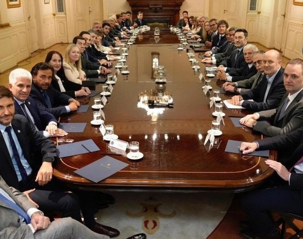 El Gobierno otorga hasta $400.000 millones a 12 provincias para aliviar dificultades financieras