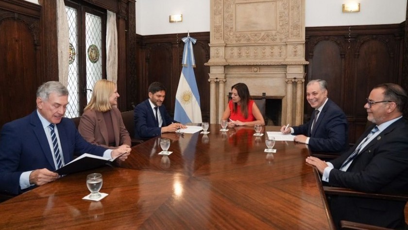 Caja de Jubilaciones: la Nación y Santa Fe firmaron el acuerdo por $120.000 millones