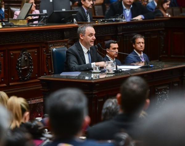 Adorni: “Todos los pagos de los viajes que realicé con mi familia los afronté yo mismo”