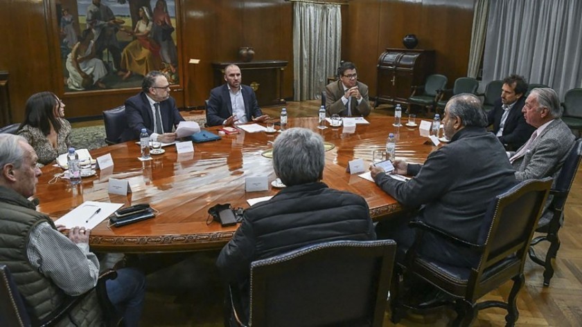 El Gobierno, UIA y CGT conforman una mesa para coordinar acciones contra la inflación