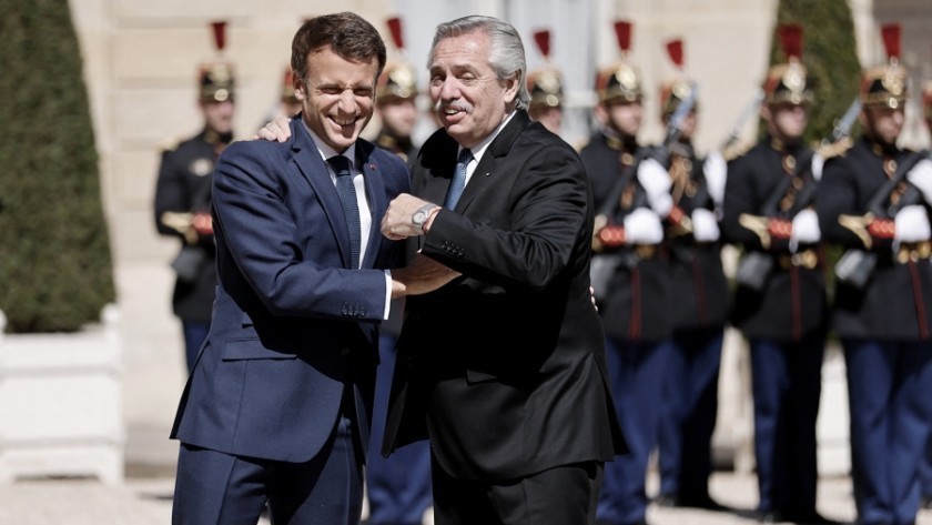 Fernández al reunirse con Macron: